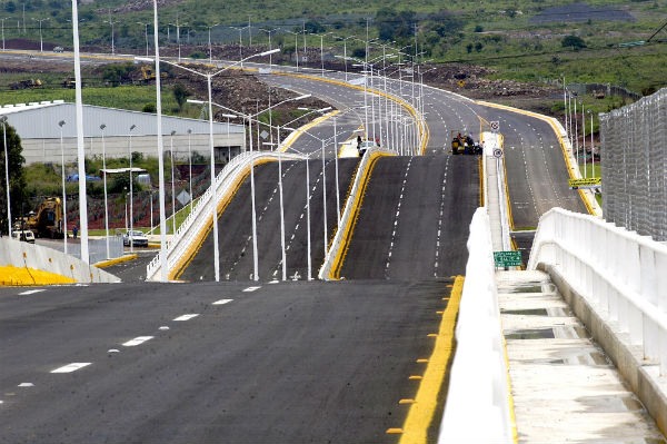 SCT apuesta por inversión millonaria en carreteras