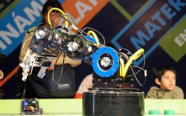 Robots con inteligencia y visión artificial 