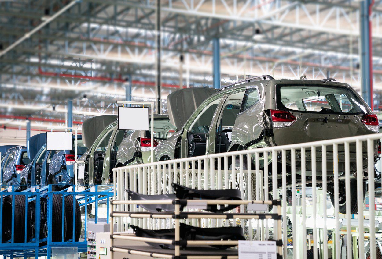 Nissan y Renault frenan producción en Argentina por escasez de insumos