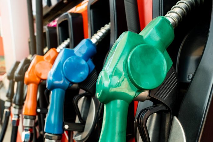 Factores que llevaron a subir el precio de la gasolina en Colombia