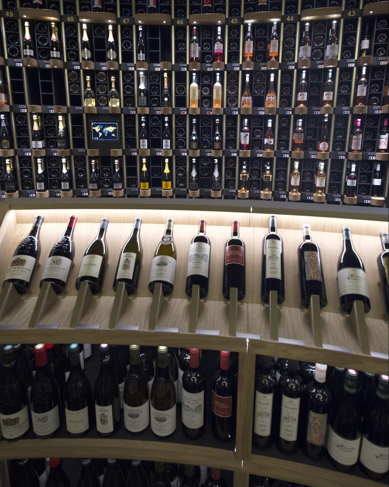 Crisis de vino tinto: Burdeos pide reducir un 10% de sus viñedos para atenuarla