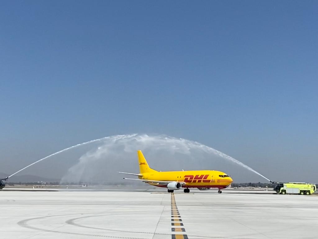 DHL inaugura su primer vuelo de carga en el AIFA
