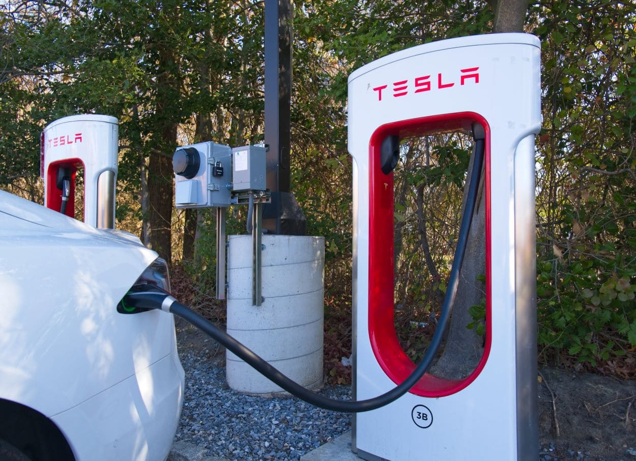 El Aporte De Tesla En La Producci n De Bater as