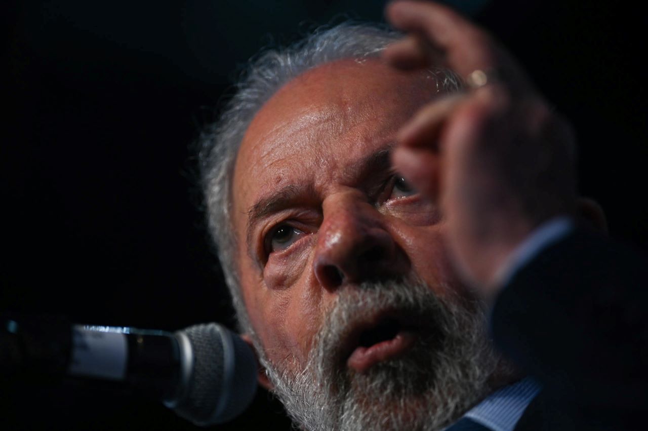 Lula da Silva viaja a Londres para assistir à coroação do rei britânico Charles III