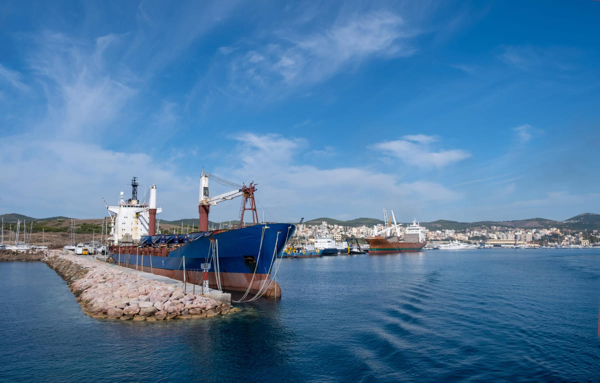 La Grecia sta vendendo il suo terzo porto più grande per rilanciare la propria economia