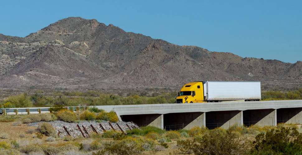 transporte-carga-estados-unidos-camiones-carga