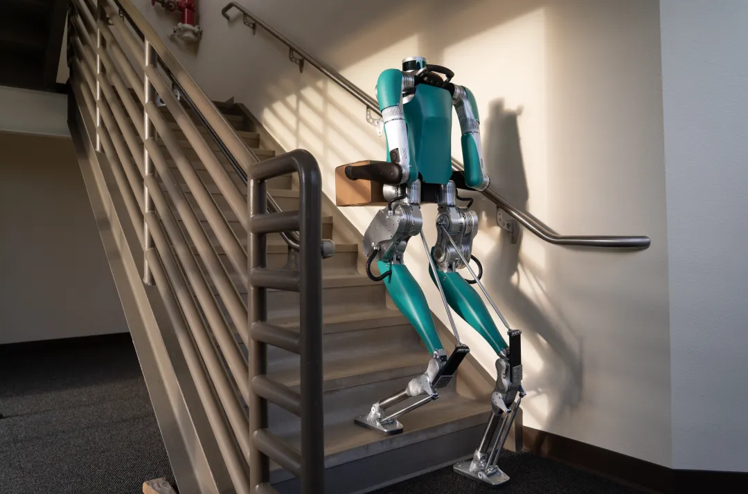 foto-robot-agility-robotics-amazon