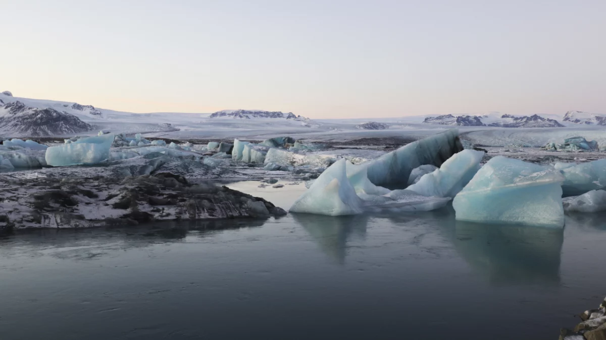 groenlandia-hielo-barcos-suministro