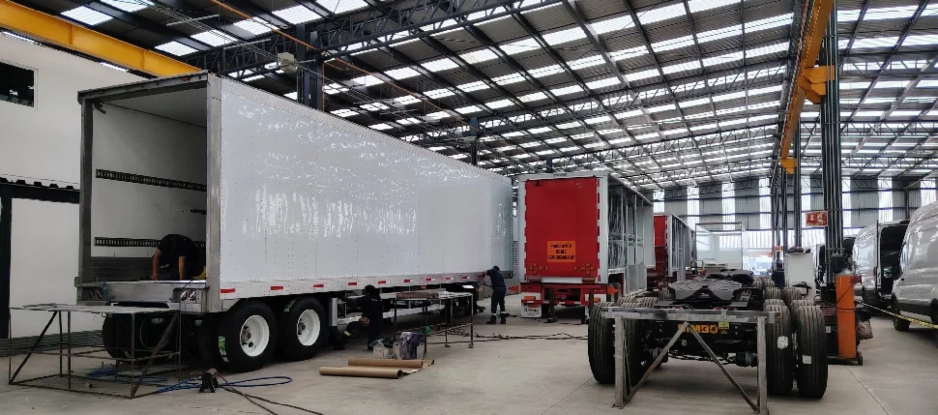 The Logistics World visita la planta de Remolques Zubiría, en Teoloyucan, Edomex