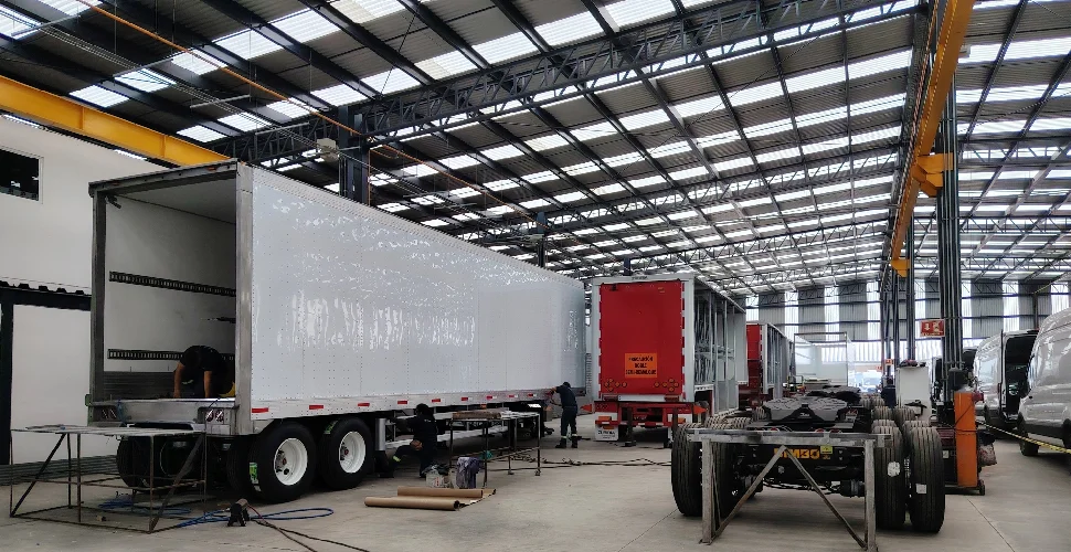 The Logistics World visita la planta de Remolques Zubiría, en Teoloyucan, Edomex