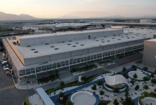 LEGO invertirá 400 mdd en Nuevo León para ampliar almacenamiento, empaque y empleo. Nancy Sánchez Moya, directora general y vicepresidenta senior de Manufactura para América de Grupo LEGO en México. ©2026 The LEGO Group.