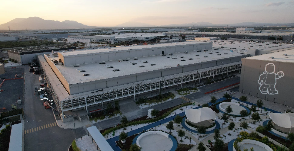 LEGO invertirá 400 mdd en Nuevo León para ampliar almacenamiento, empaque y empleo